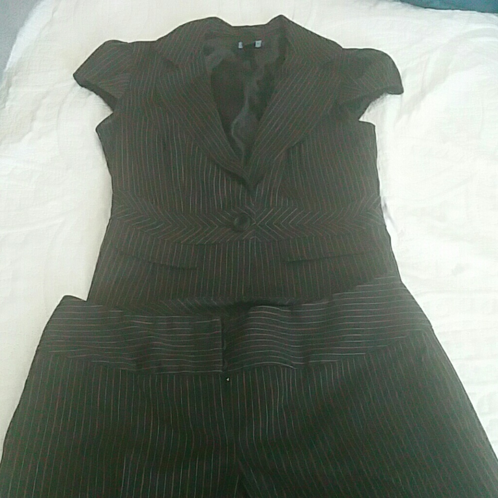 Cute Capri business suit set! !!